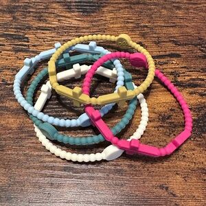 Plunder Rubber Stretch Cross Bracelet Set - Pink, White, Blue, Green, Tan